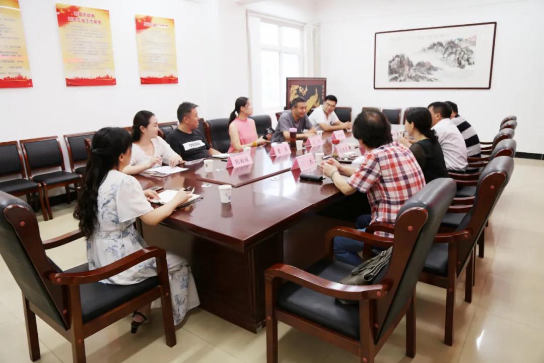 5f2bc09070abc.jpg